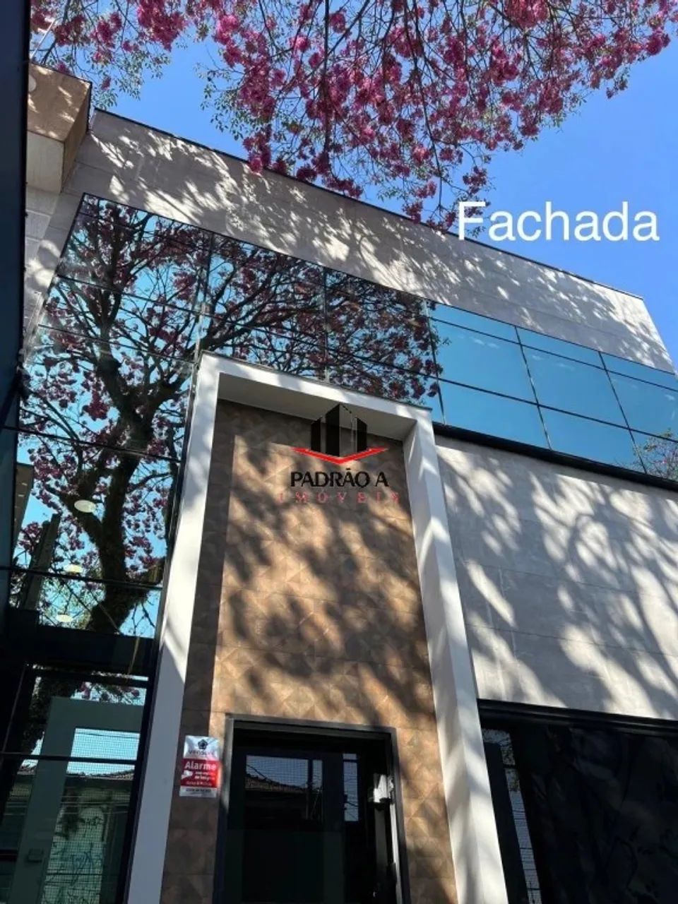 Predio Comercial para Venda e Locação, 3 vaga(s), 448 m² - Foto 2