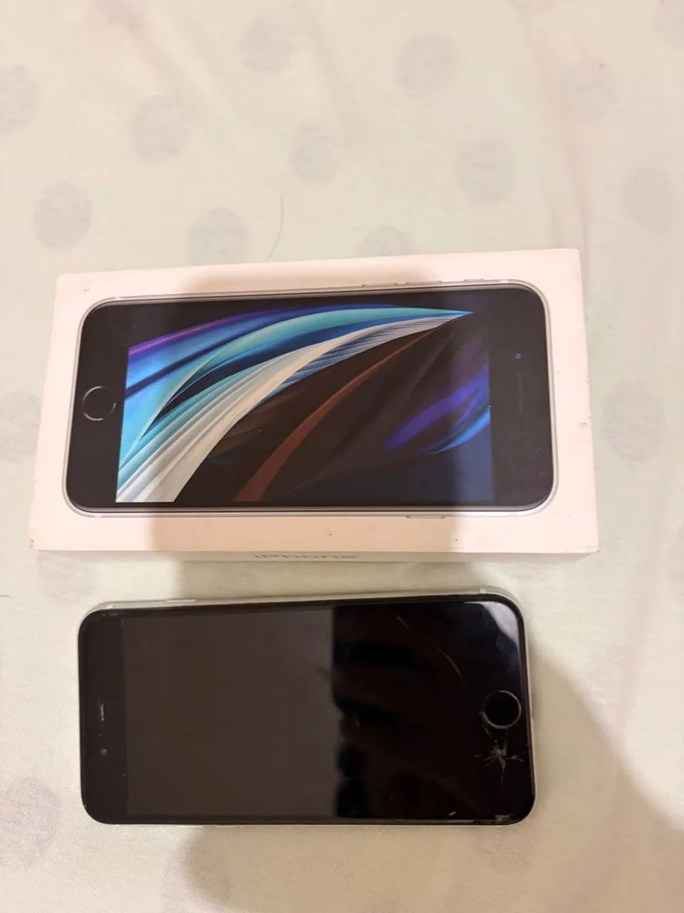 VENDO IPHONE SE 64gb Segunda Geração