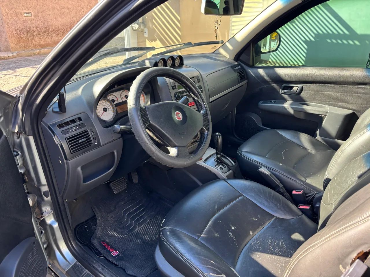 Fiat Strada Adv.1.8 16V Dualogic Flex CD 2012 - Foto 2
