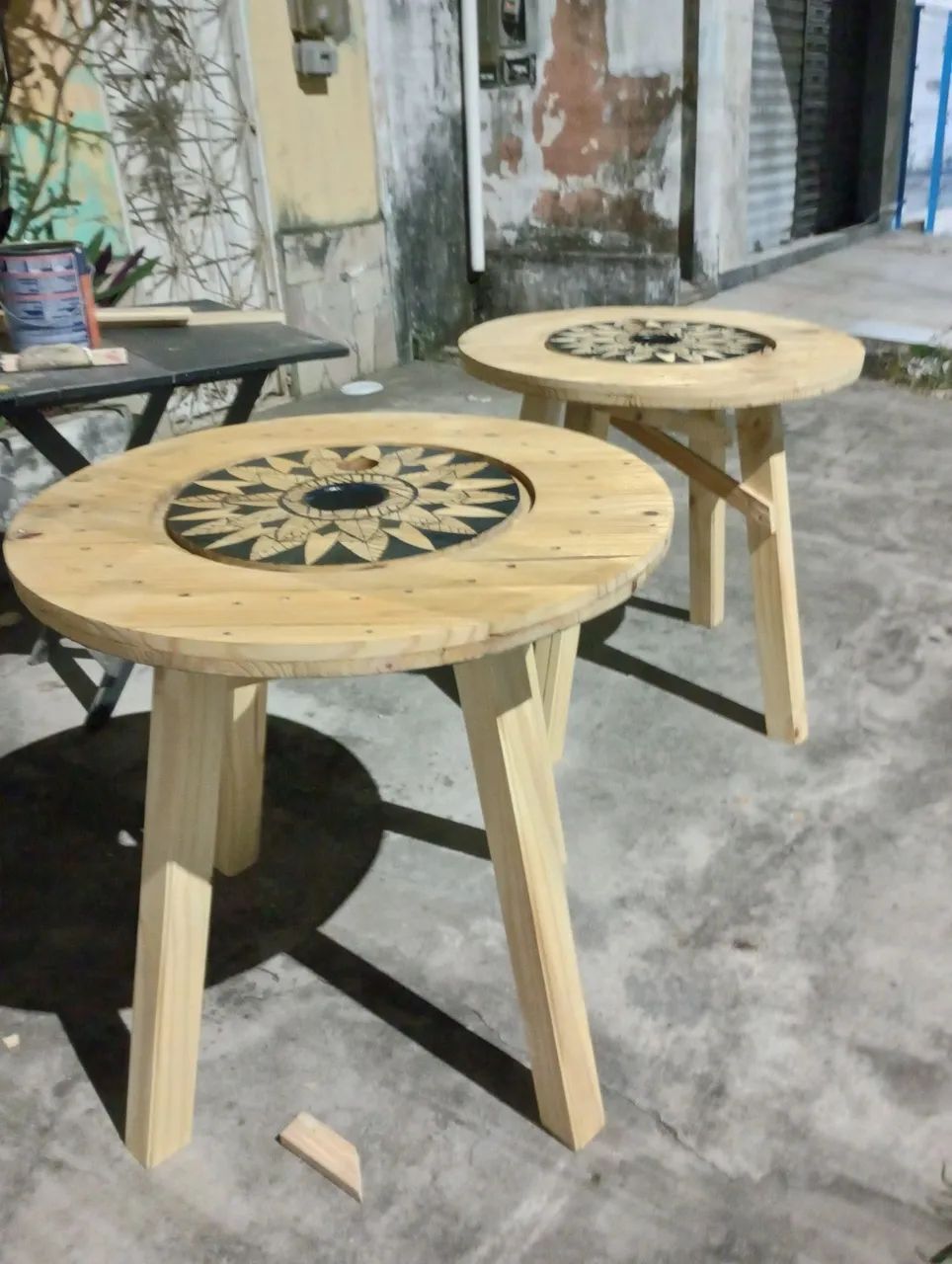 Mesas com tampo de bobina estilizado - Foto 2