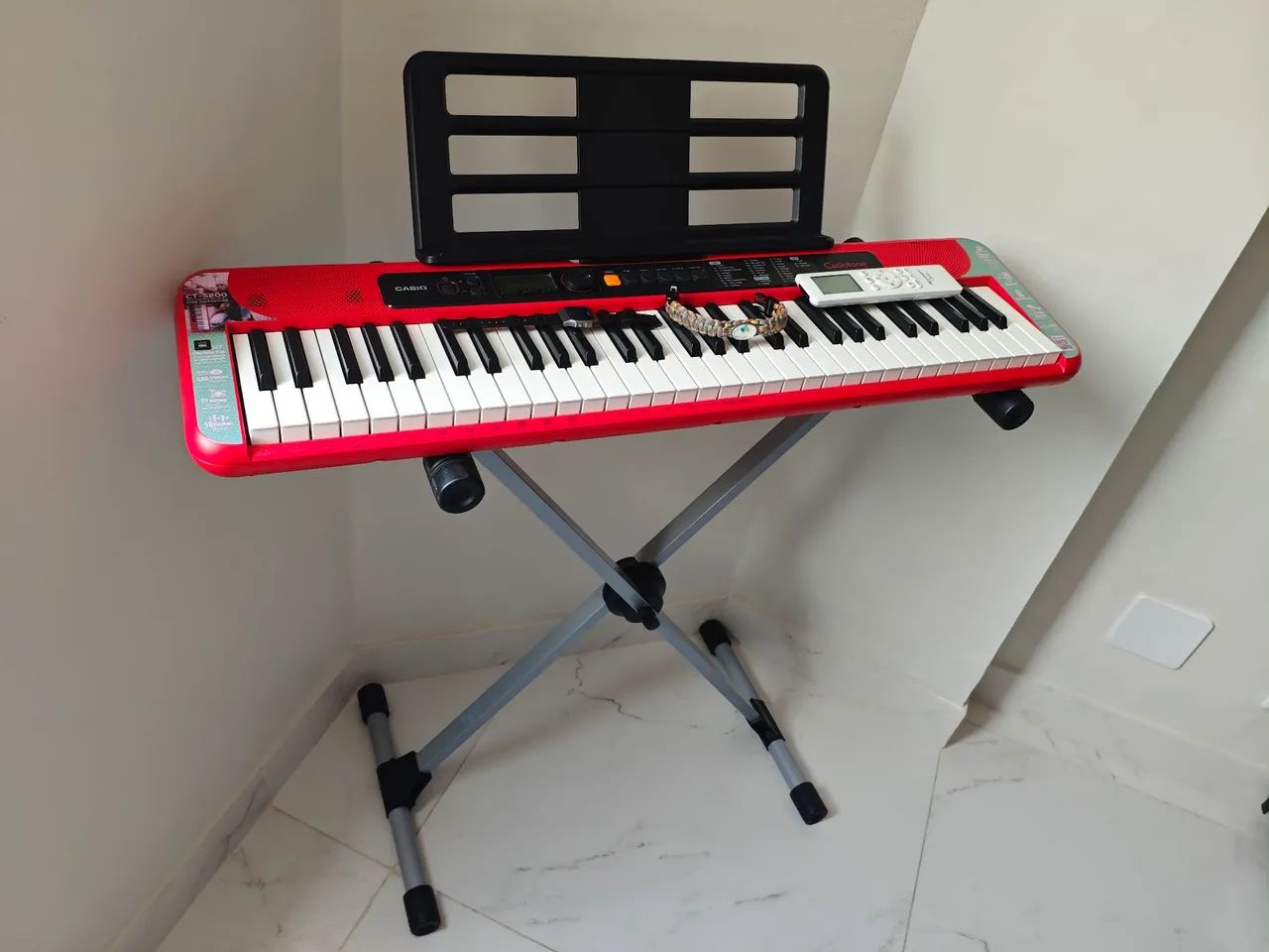 Teclado Casio CT - S200 com suporte em ferro - Foto 2