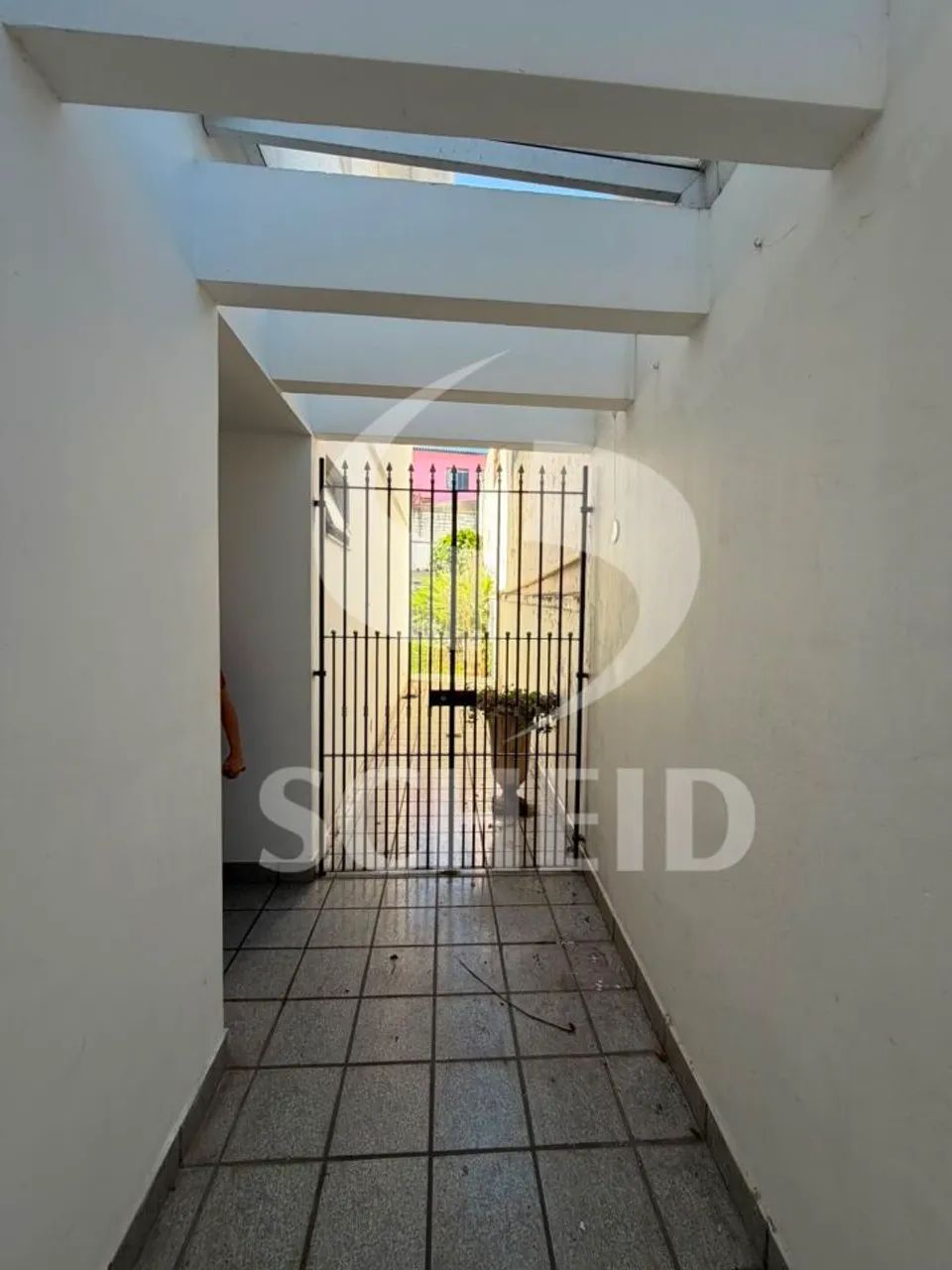 Casa térrea á venda com 4 dormitórios, sendo 1 suíte. - Foto 4