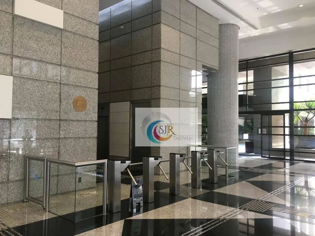 Conjunto para alugar, 367 m² -Localização: 50 metros da estação de metrô Moema, 50 Metros  - Foto 5