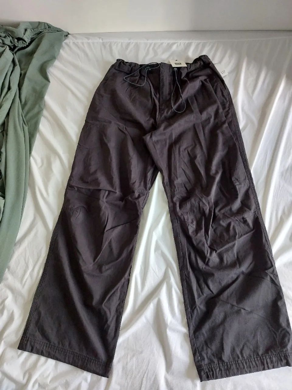 Calça Parachute Madhappy x Gap