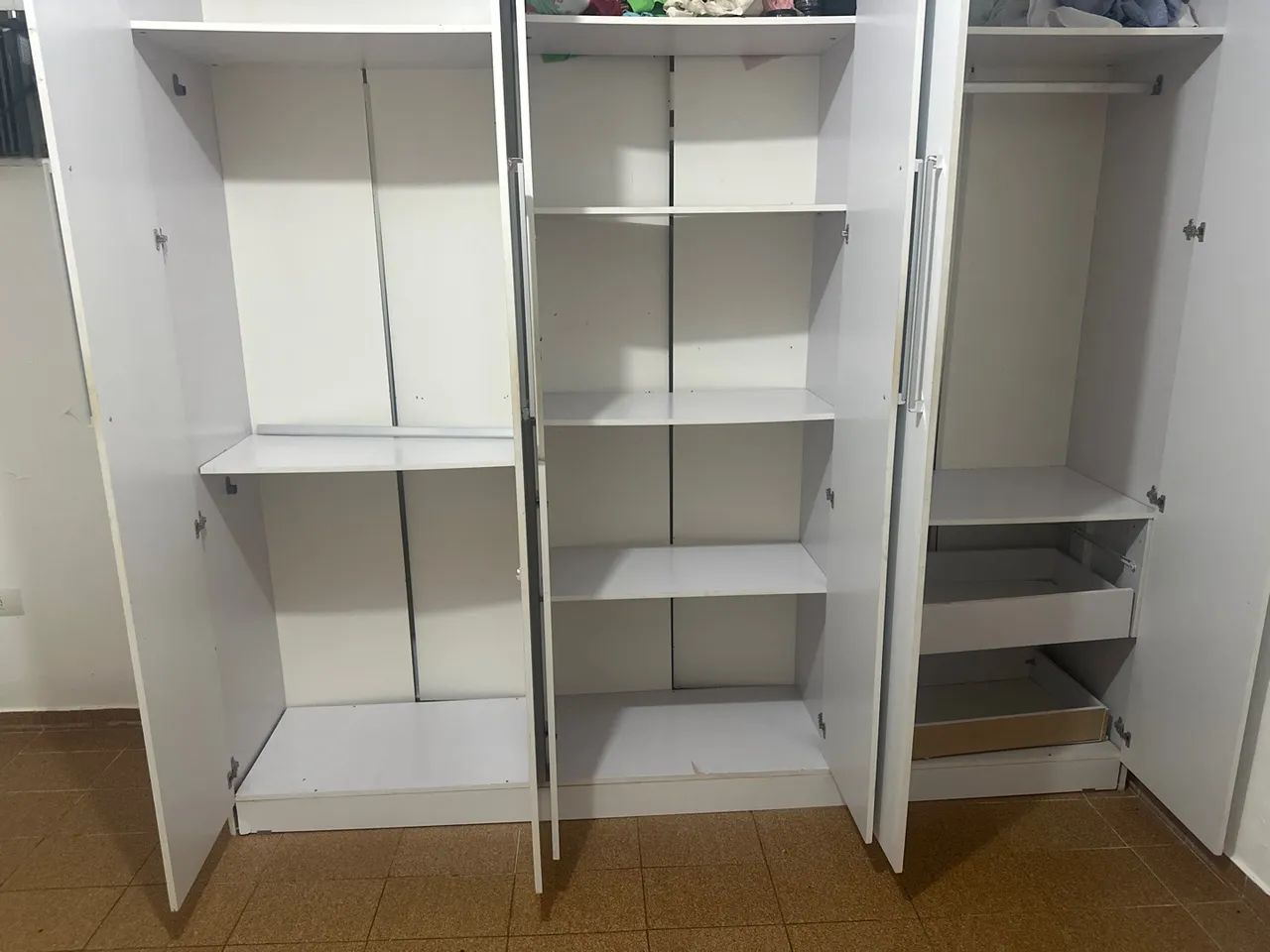 Guarda roupa 6 portas - Foto 2