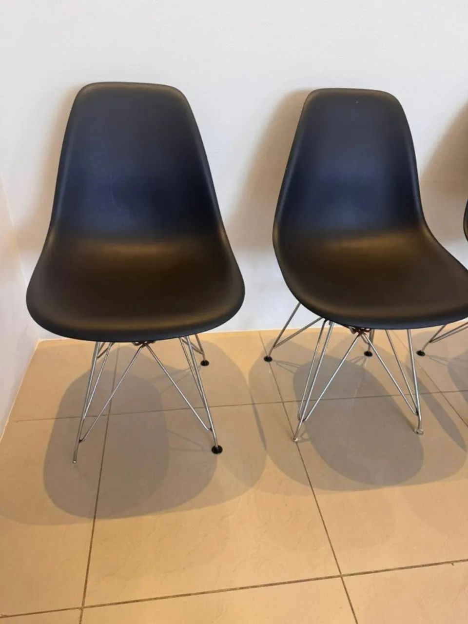 Cadeira Eames Preta - Base Eiffel - Foto 2