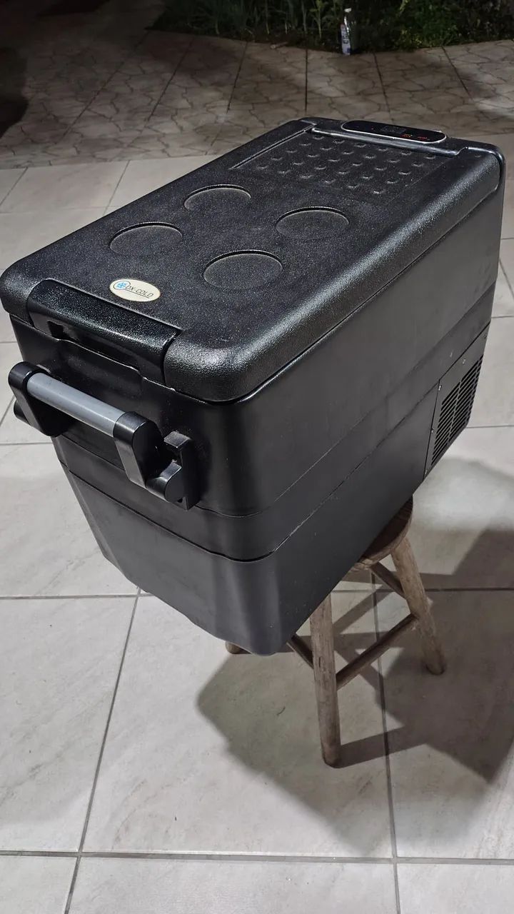 GELADEIRA AUTOMOTIVA 40LT Quadrivolt