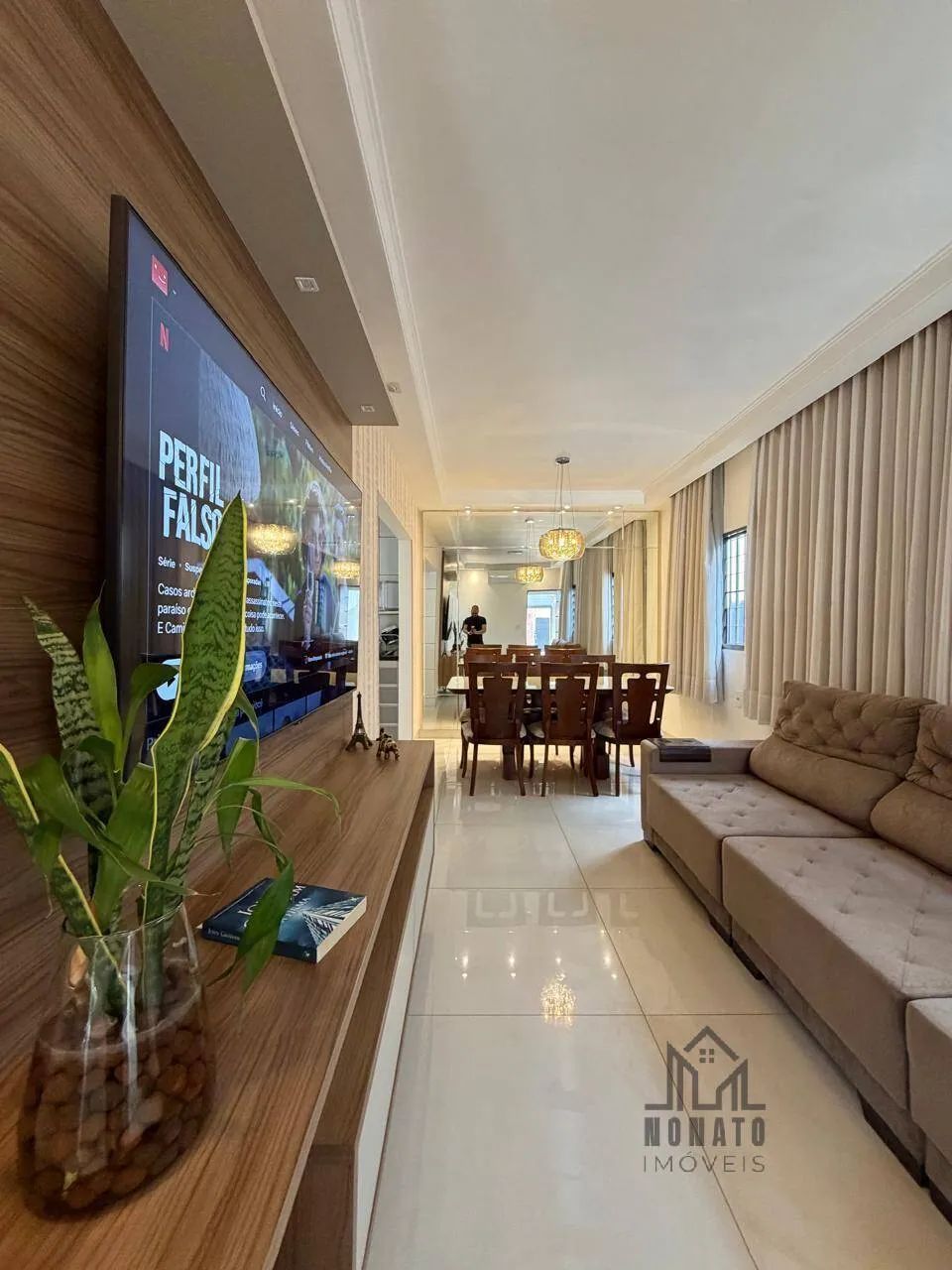 Casa Térrea com Quintal Amplo e Varanda Gourmet  300m² de Terreno - Foto 2