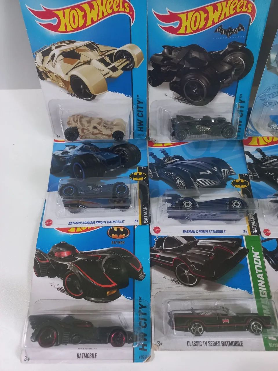 Miniaturas Hotwheels Batman 9 unidades (temática lacradas) - Foto 2