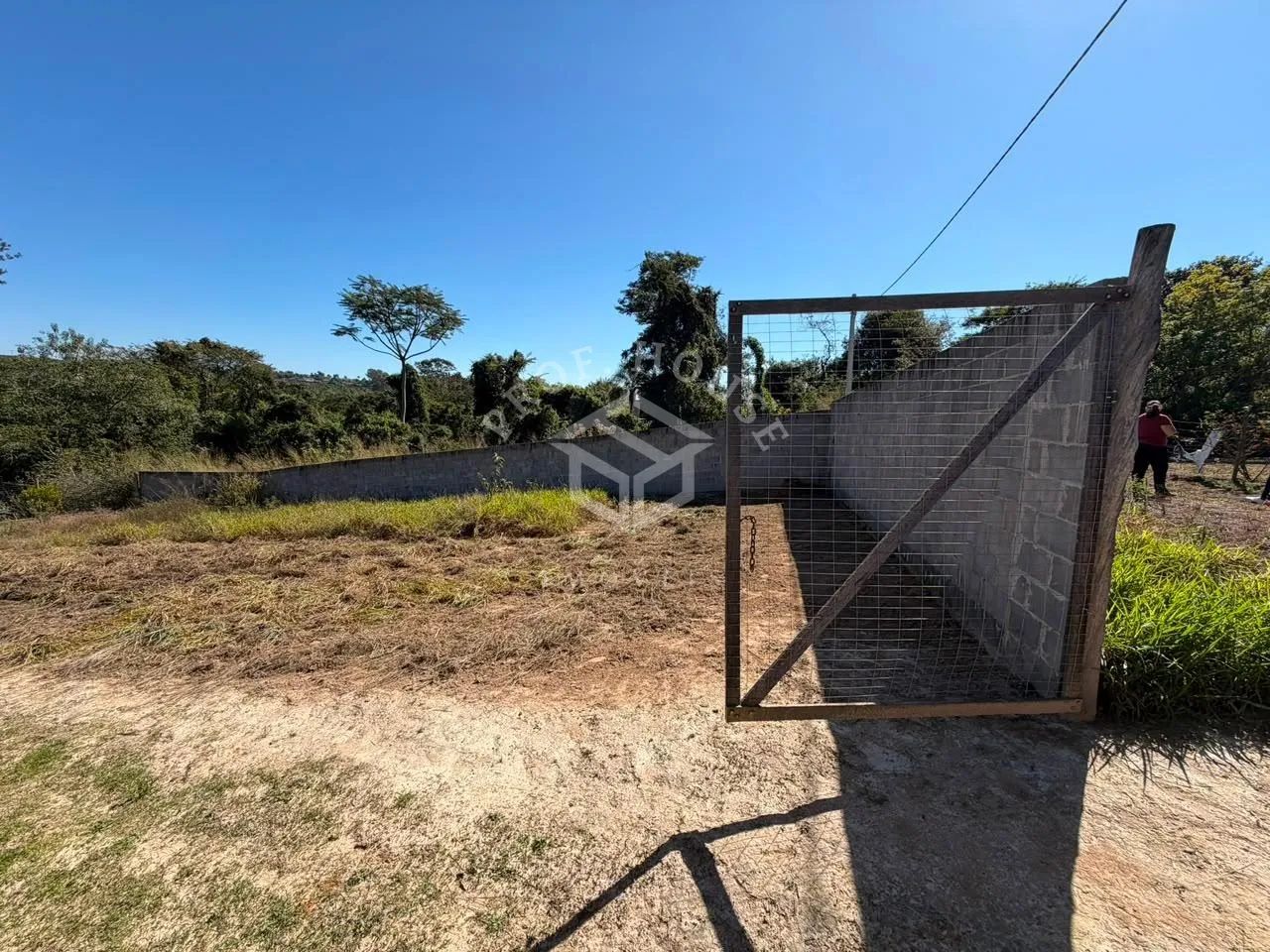 Chácara à venda no Condomínio Renascer no Bairro dos Pires em Limeira-SP