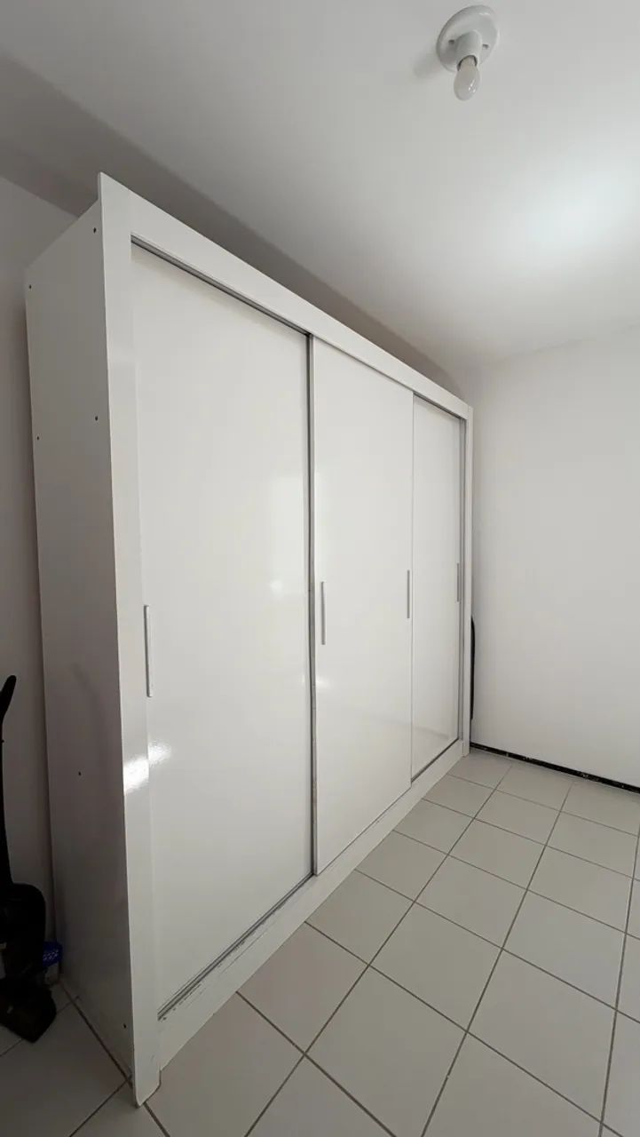 Guarda-roupa 3 portas 