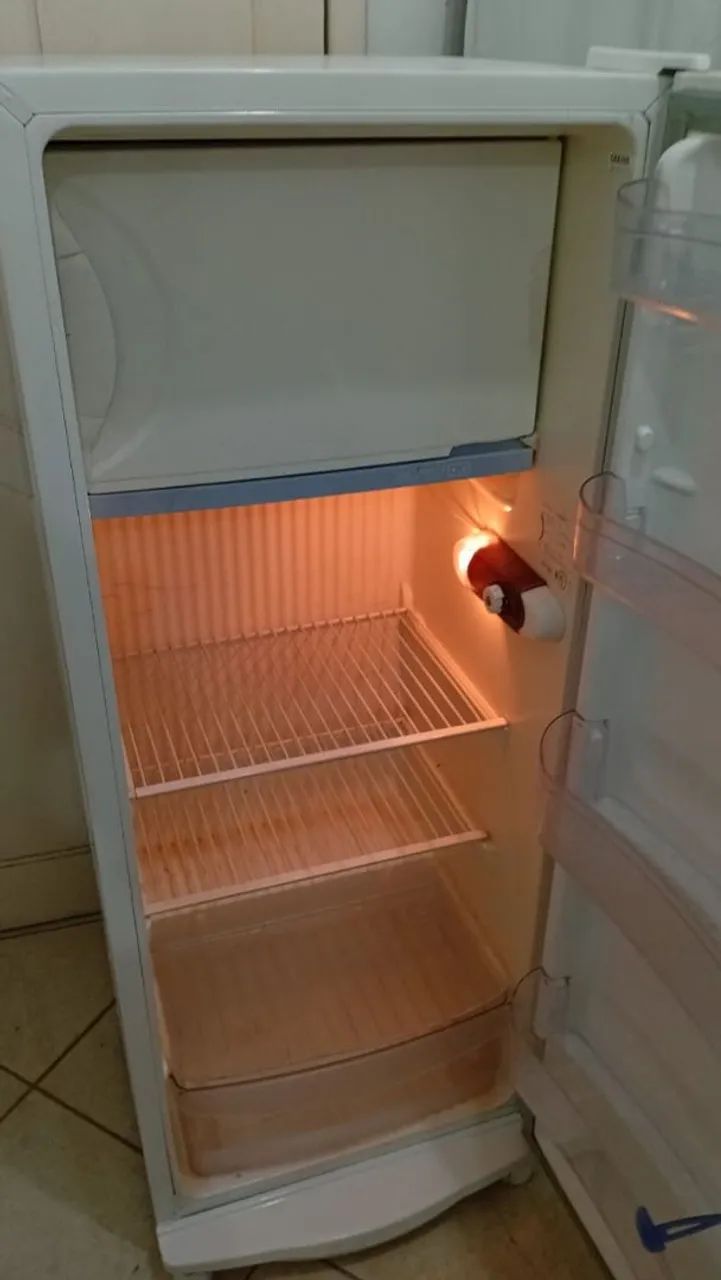 Geladeira consul funcionando entrego sem custos dependendo do local  ! - Foto 4
