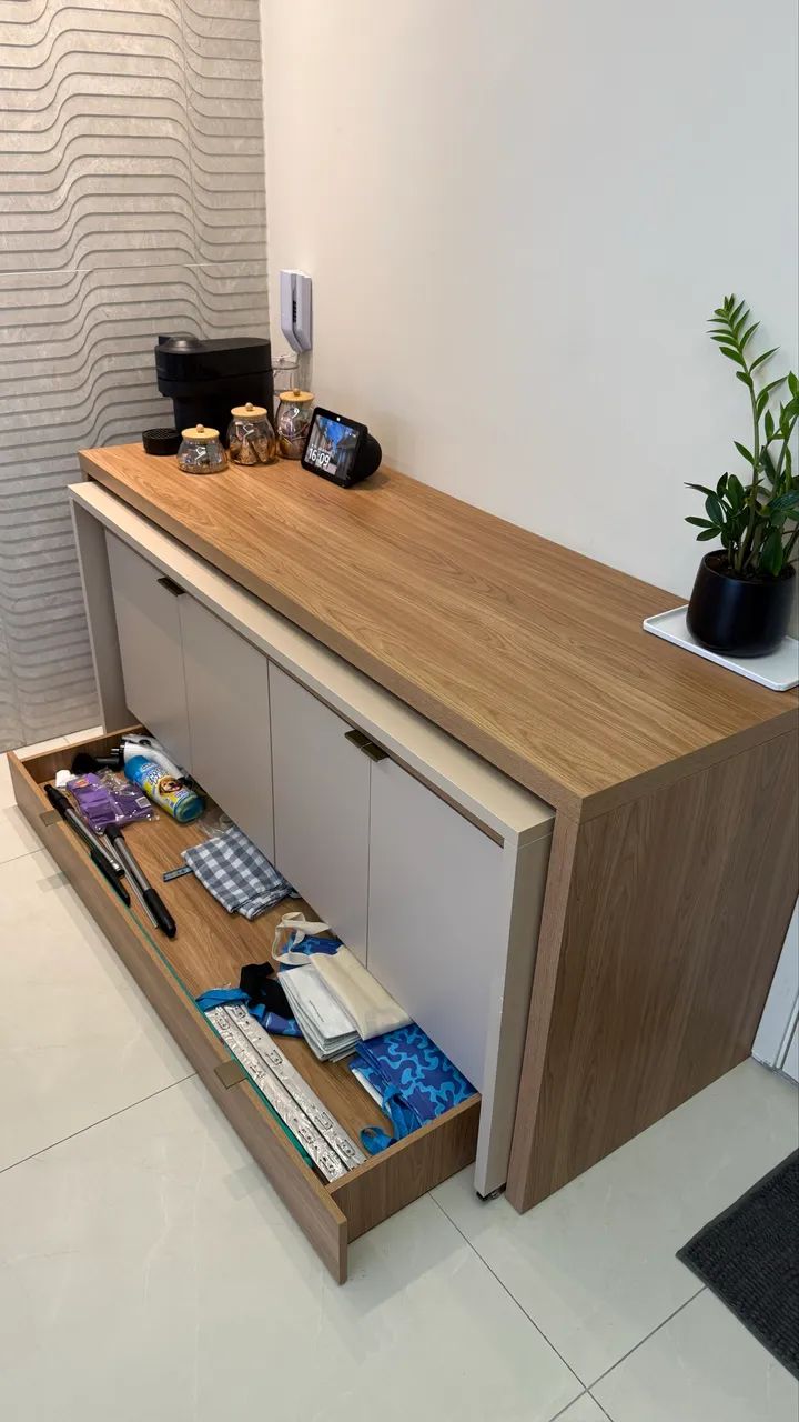 Aparador com Mesa de Jantar Embutida