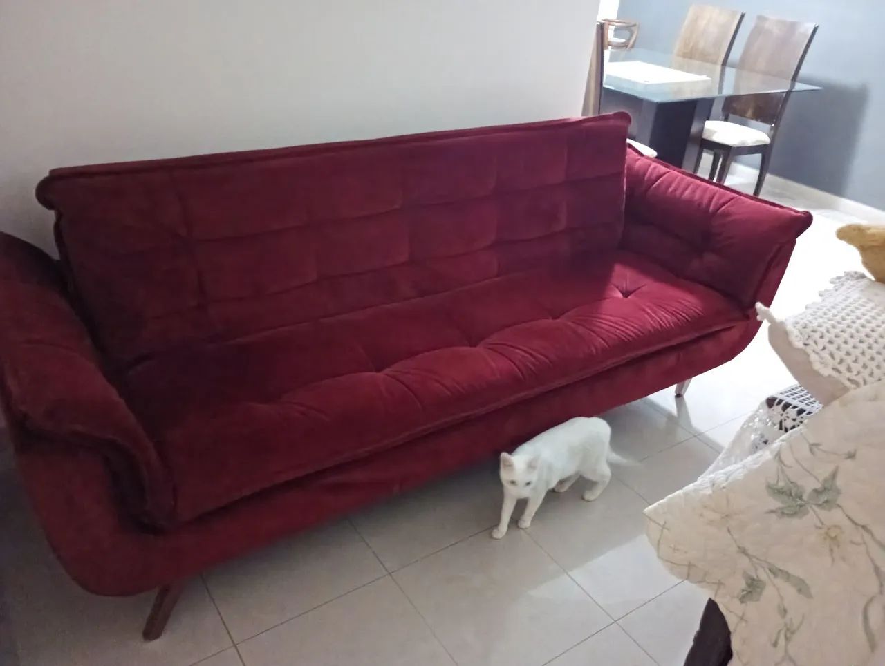 Sofá living, veludo vinho estilo vintage lindo, excelente  - Foto 2