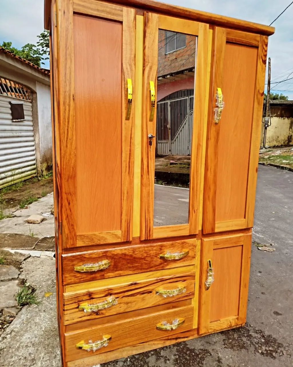 Guarda roupa de solteiro - madeira muiracatiara completo com espelho  - Foto 2