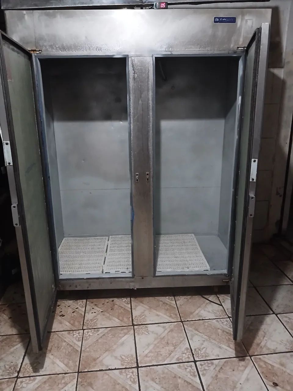 Vende se câmara fria  - Foto 3