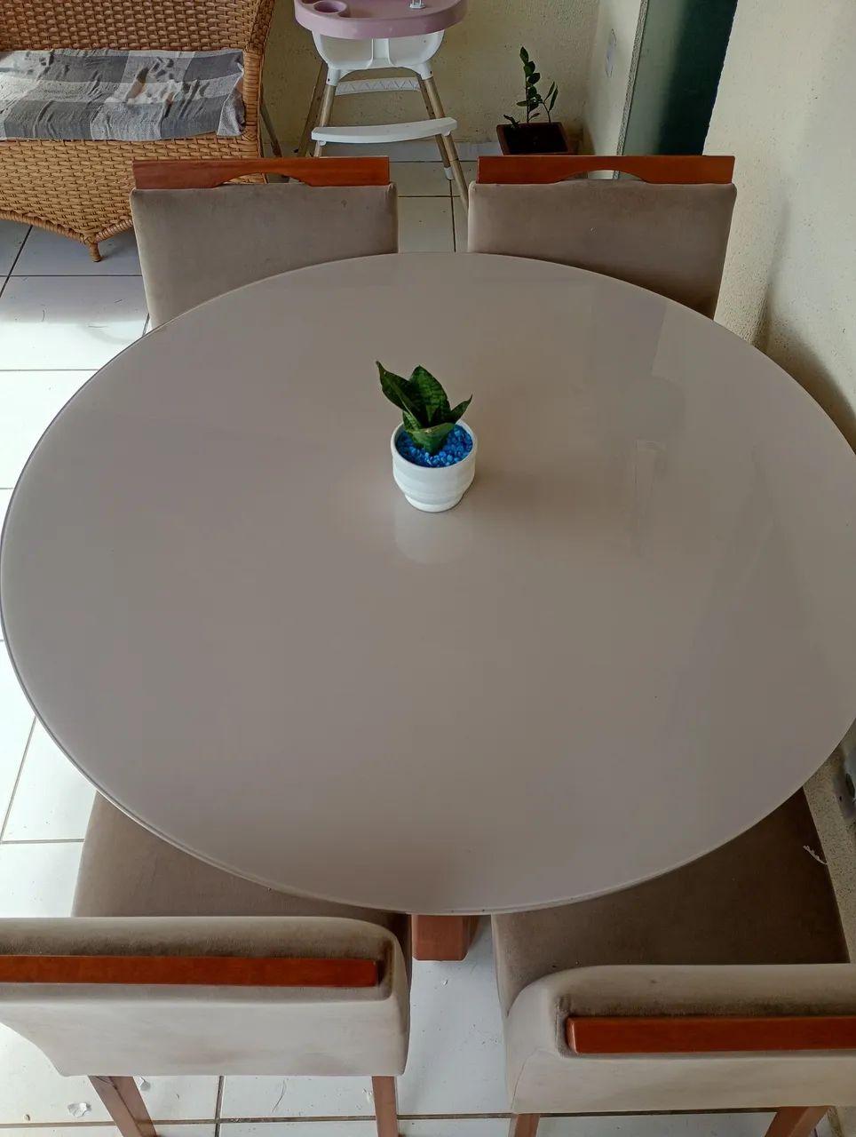 Mesa tampo de vidro e madeira maciça  - Foto 2