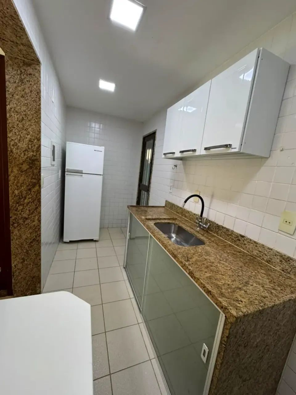 TRIPLEX- LOCAÇÃO ANUAL - RESERVA DO SAHY - Foto 4
