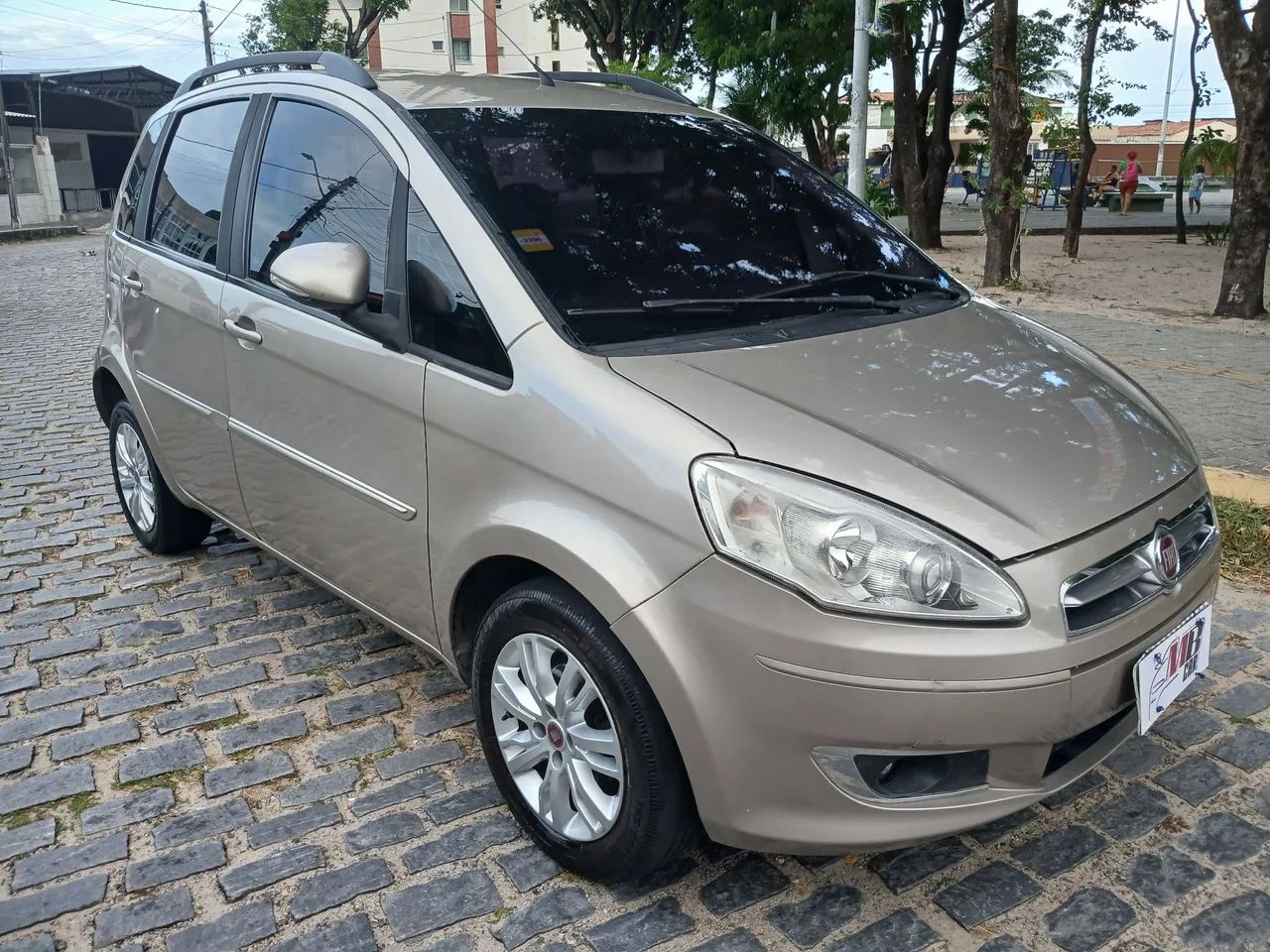 Fiat Idea Attractive 1.4 Fire Flex 8V 5P 2015 - Foto 3