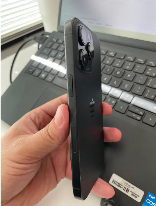 iPhone 15 Pro Max 256GB Black Titanium - Troco em iPhone  - Foto 4