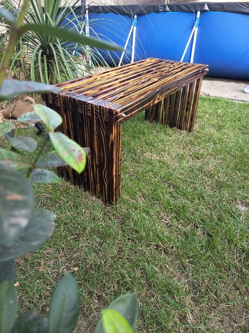 Banco ripado para jardim e varandas com verniz marítimo . - Foto 3