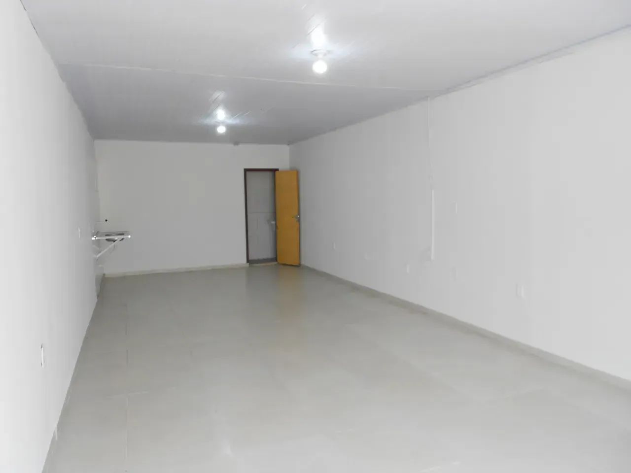 SALA COMERCIAL PRÓXIMO AO PORTO VELHO SHOPPING. - Foto 4