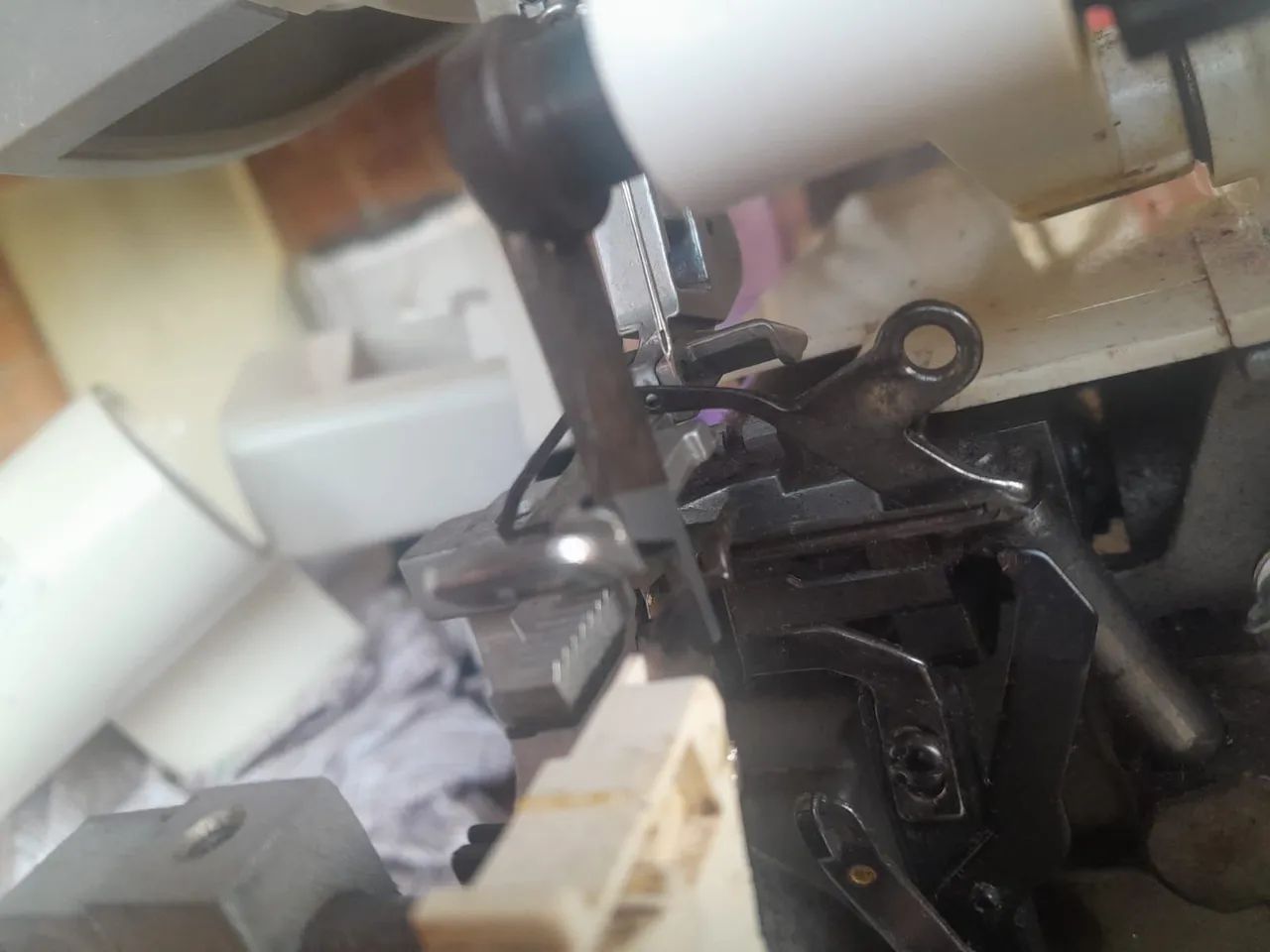 Máquina de costura industrial  - Foto 2