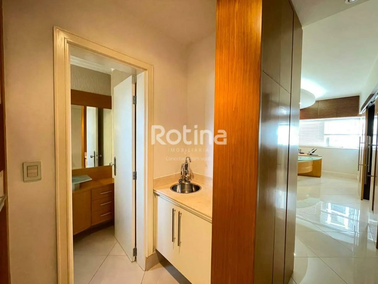 Sala comercial à venda no Centro de Uberlândia com 125 m ² - Foto 4
