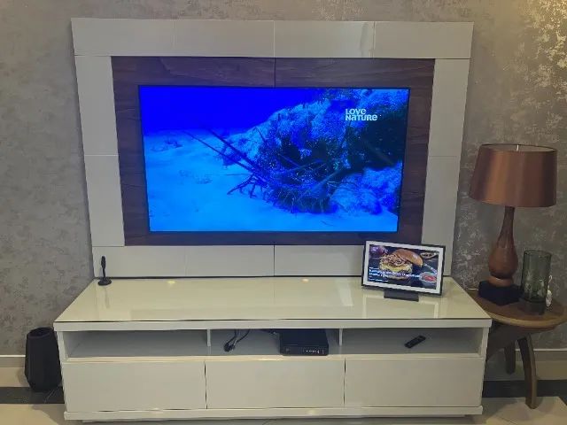Painel De Tv 85 Polegadas Em Laca Fendi E Mogno