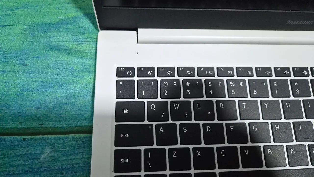 *Leia*Notebook Samsung Book NP550XDA intel 4GB Peças - Foto 5