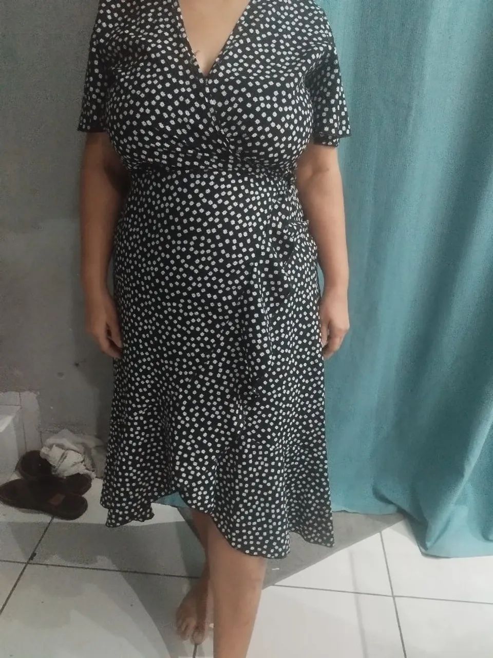 Vestido de envelope preto  - Foto 2
