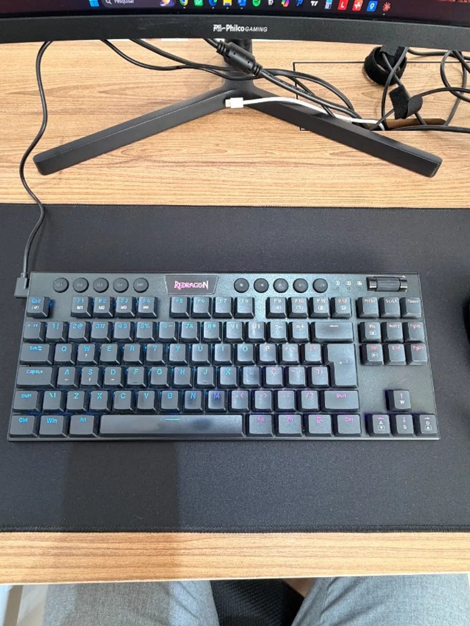 Teclado mecânico Redragon Horus TKL com muitos switch red/brown de reposição - Foto 3