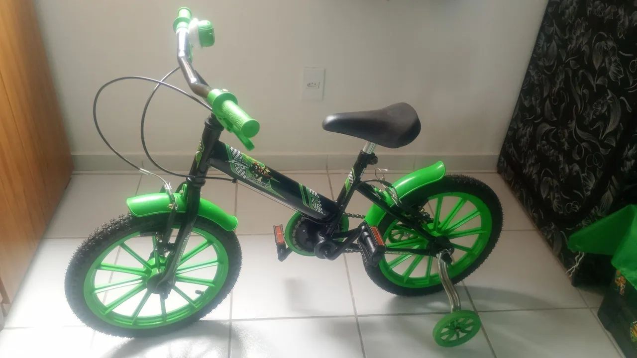 Bicicleta aro 16 pouco usada e bem conservada 