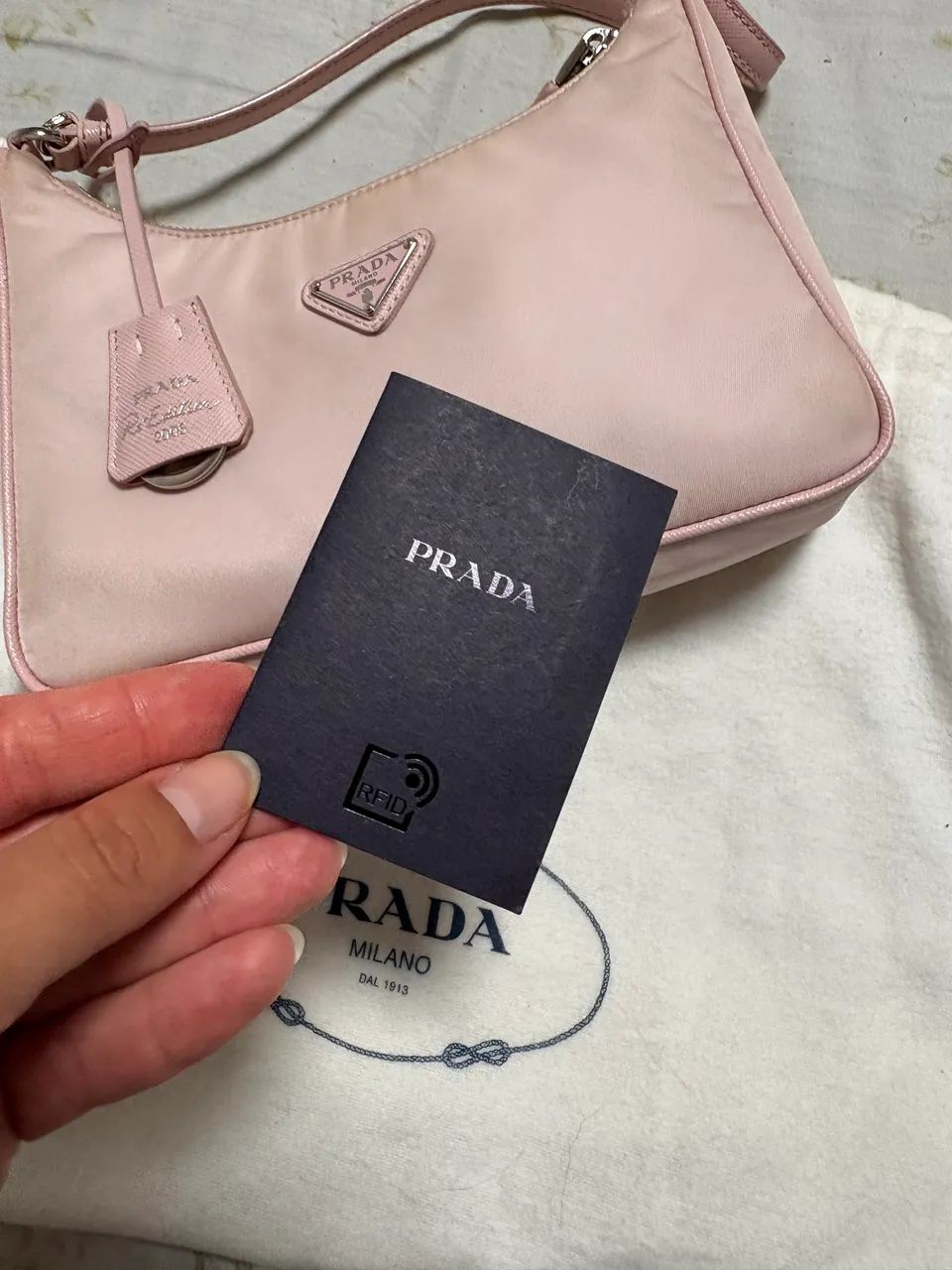 Bolsa prada re-edition em nylon  - Foto 4