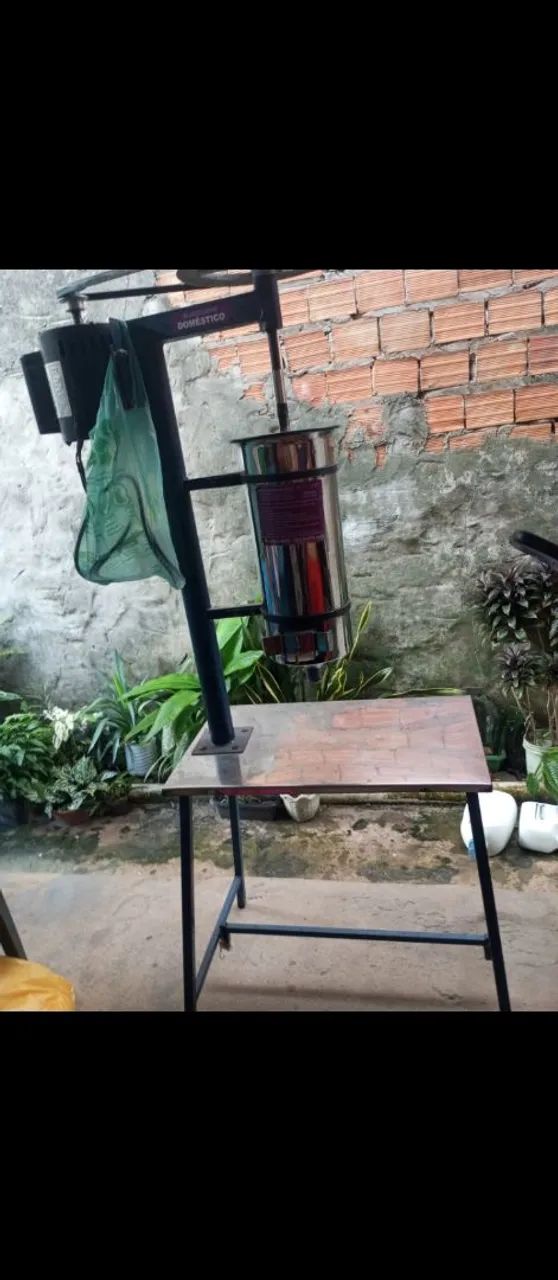Vendo essa máquina de bater açaí.