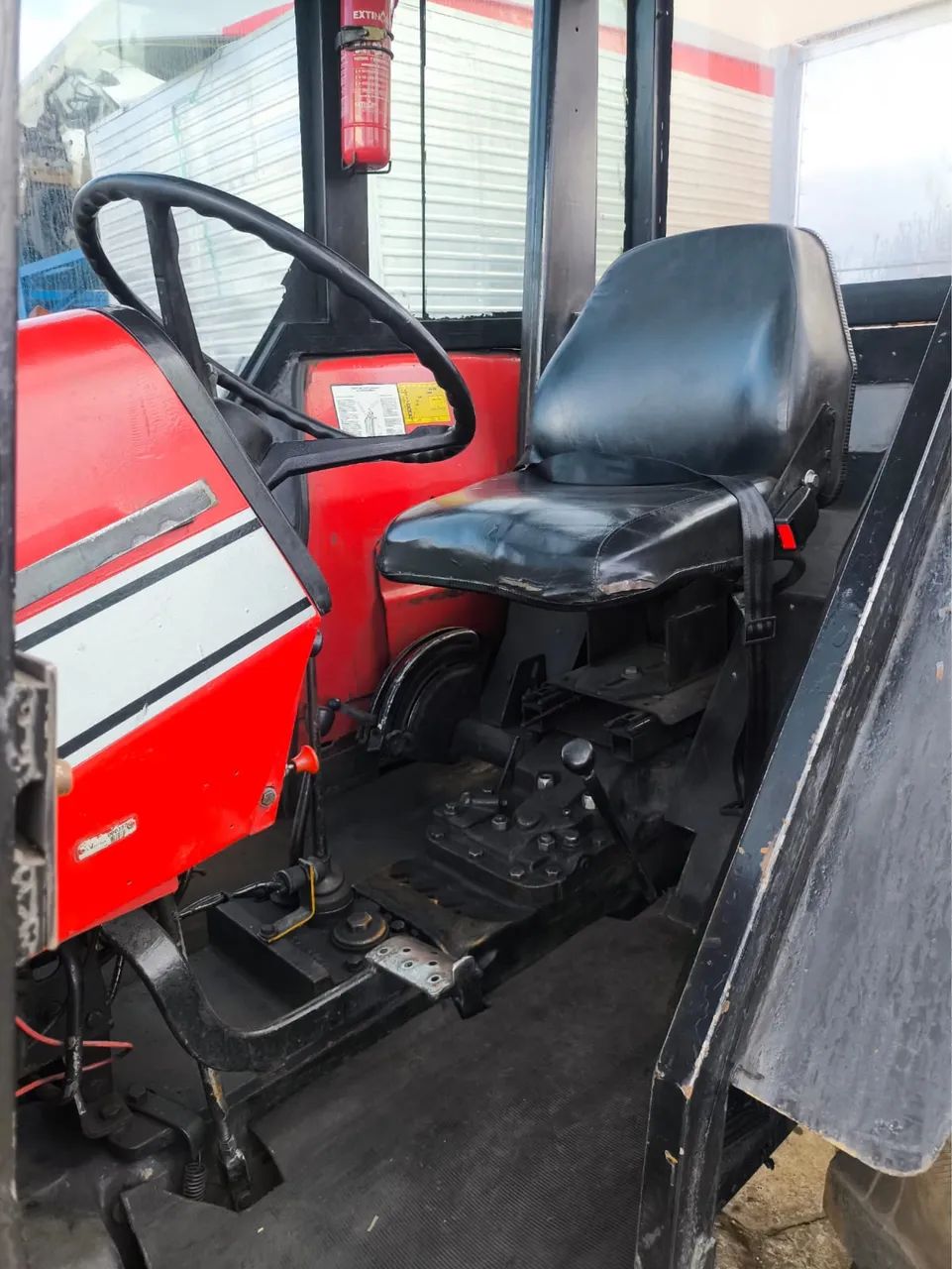 Trator Massey Ferguson 265 cabinado  - Foto 3