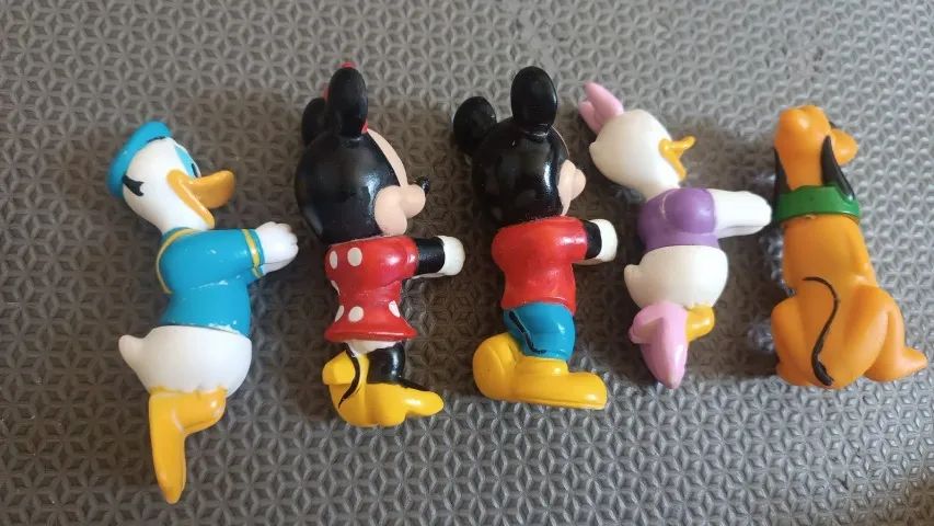 Abraçadinhos 8 bonecos Disney e Turma da Monica USADO - Foto 2