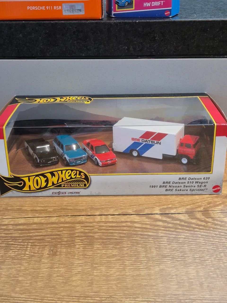 Hotwheels Premium Box c/4 Datsun BRE 