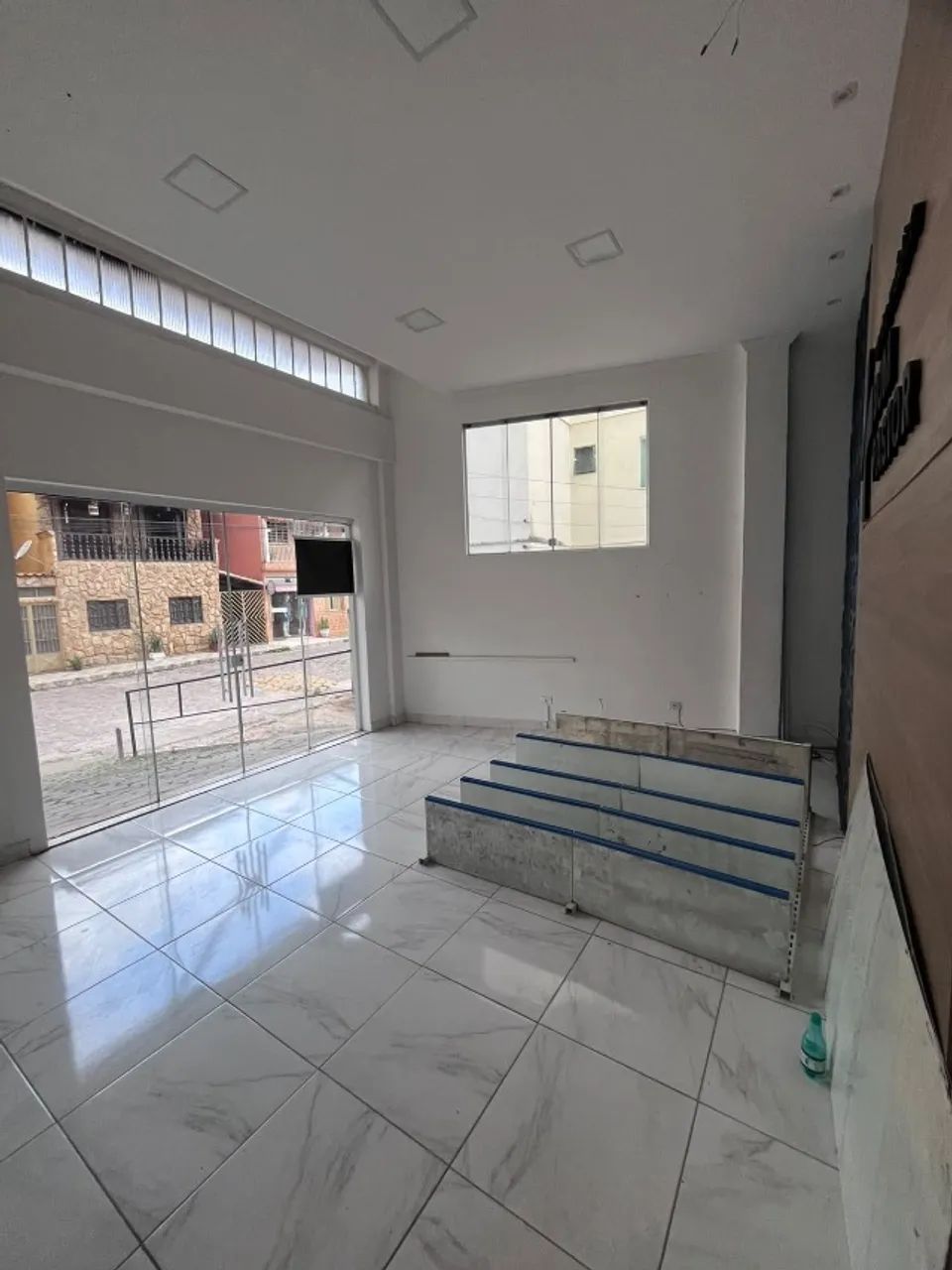 Aluguel de duas lojas comerciais em Lima Duarte (MG), 190m² e 121,85m² - Foto 3