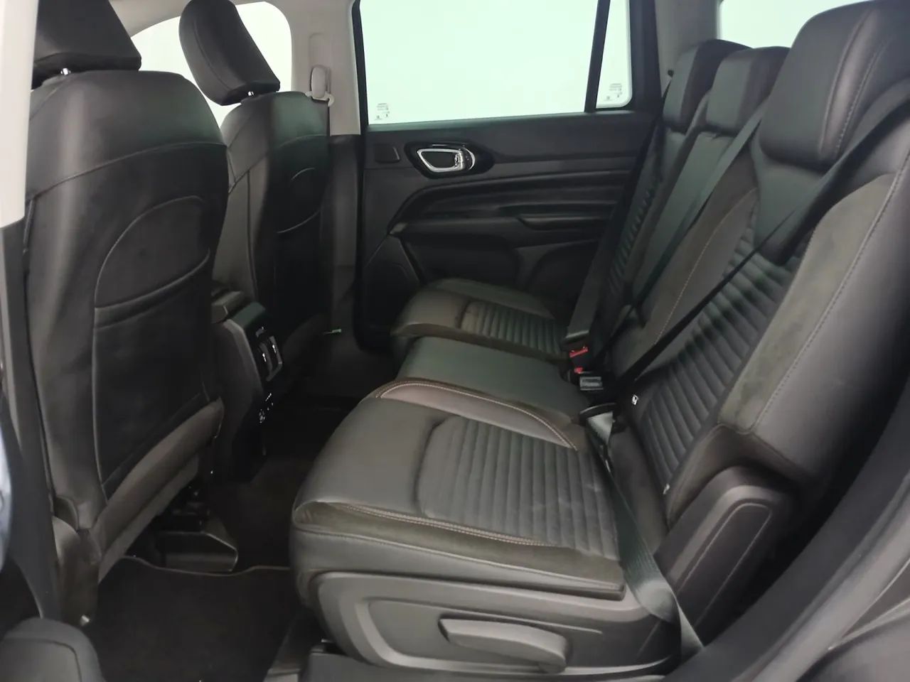 Jeep Commander Limited T270 1.3 TB Flex Aut., foto 17 de 18