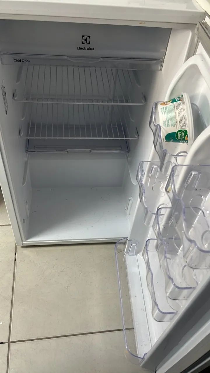 Frigobar eletrolux 122L - Foto 2