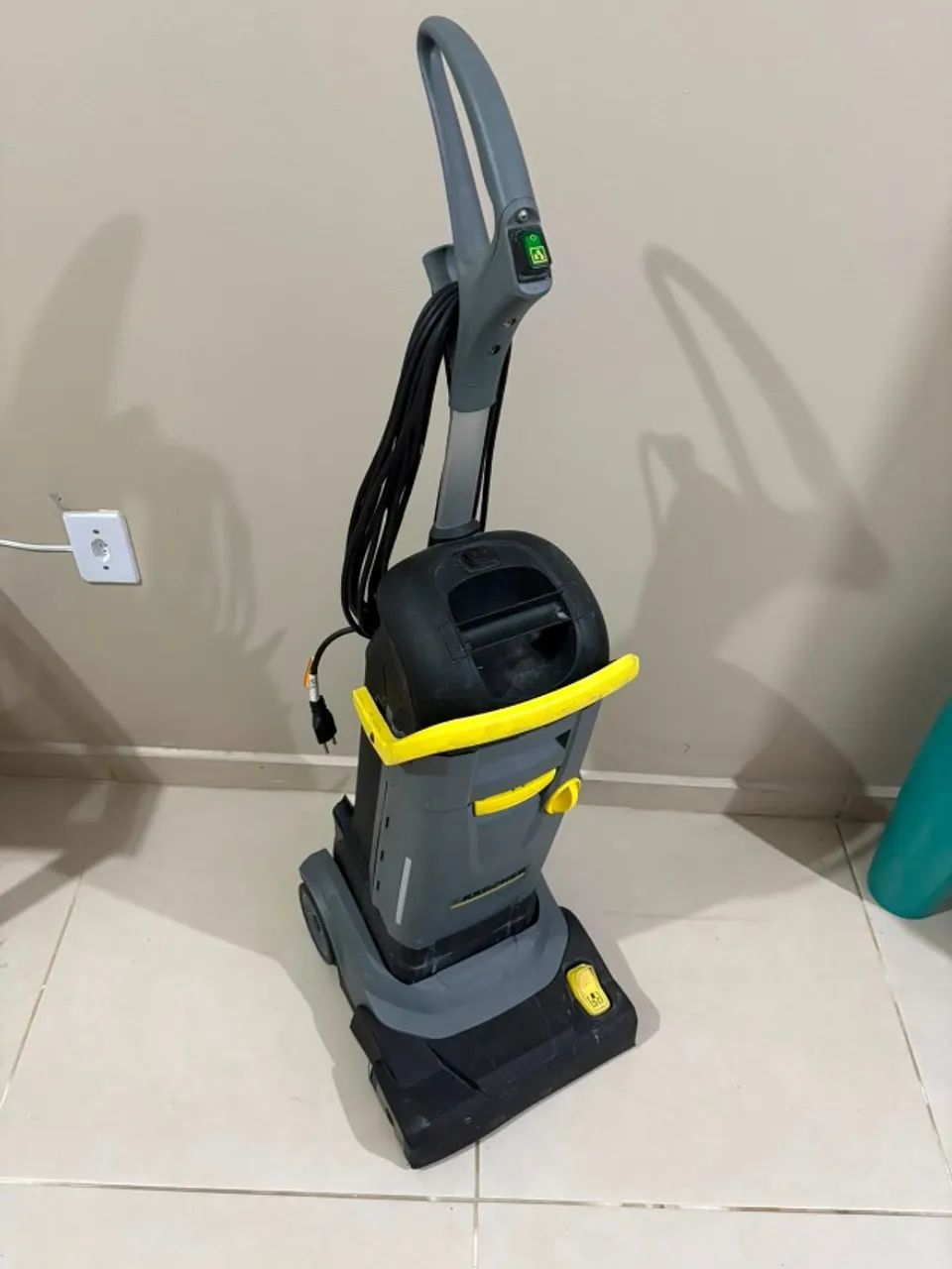 Lavadora e secadora de pisos Karcher - Foto 4