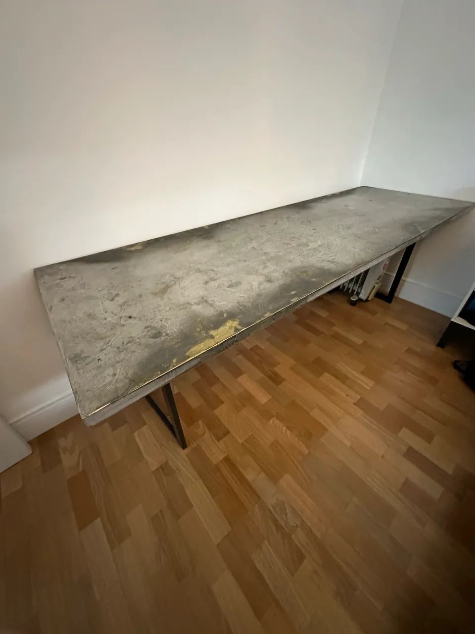Mesa escritório com cavaletes 