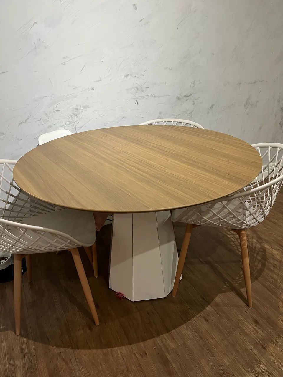 Mesa com quatro cadeiras - Foto 4