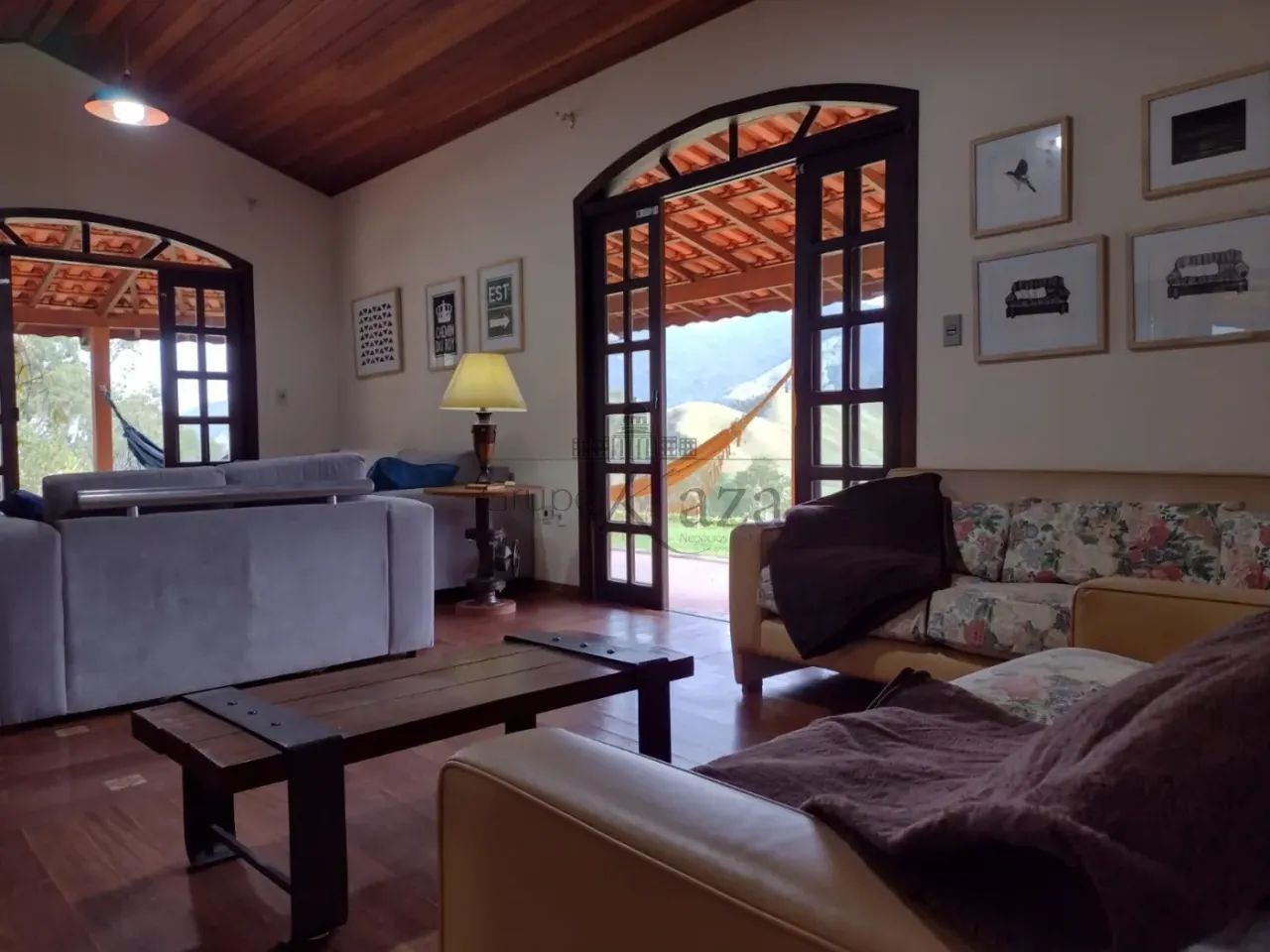 Oportunidade - Chácara - Santa Barbara - 4 Dormitórios - 240m².