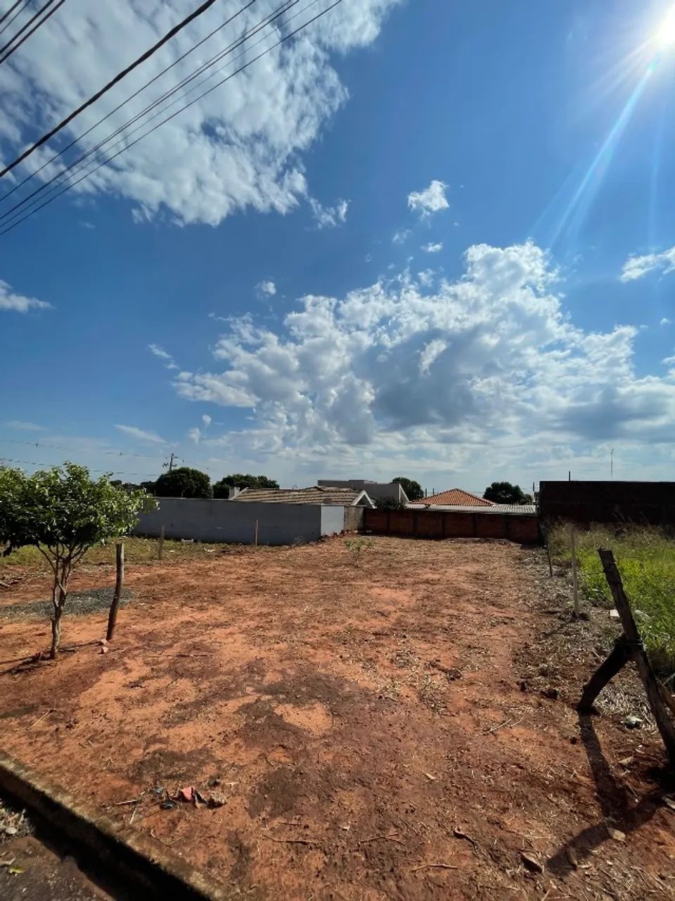 Terreno, 12x24 no nível da rua. 