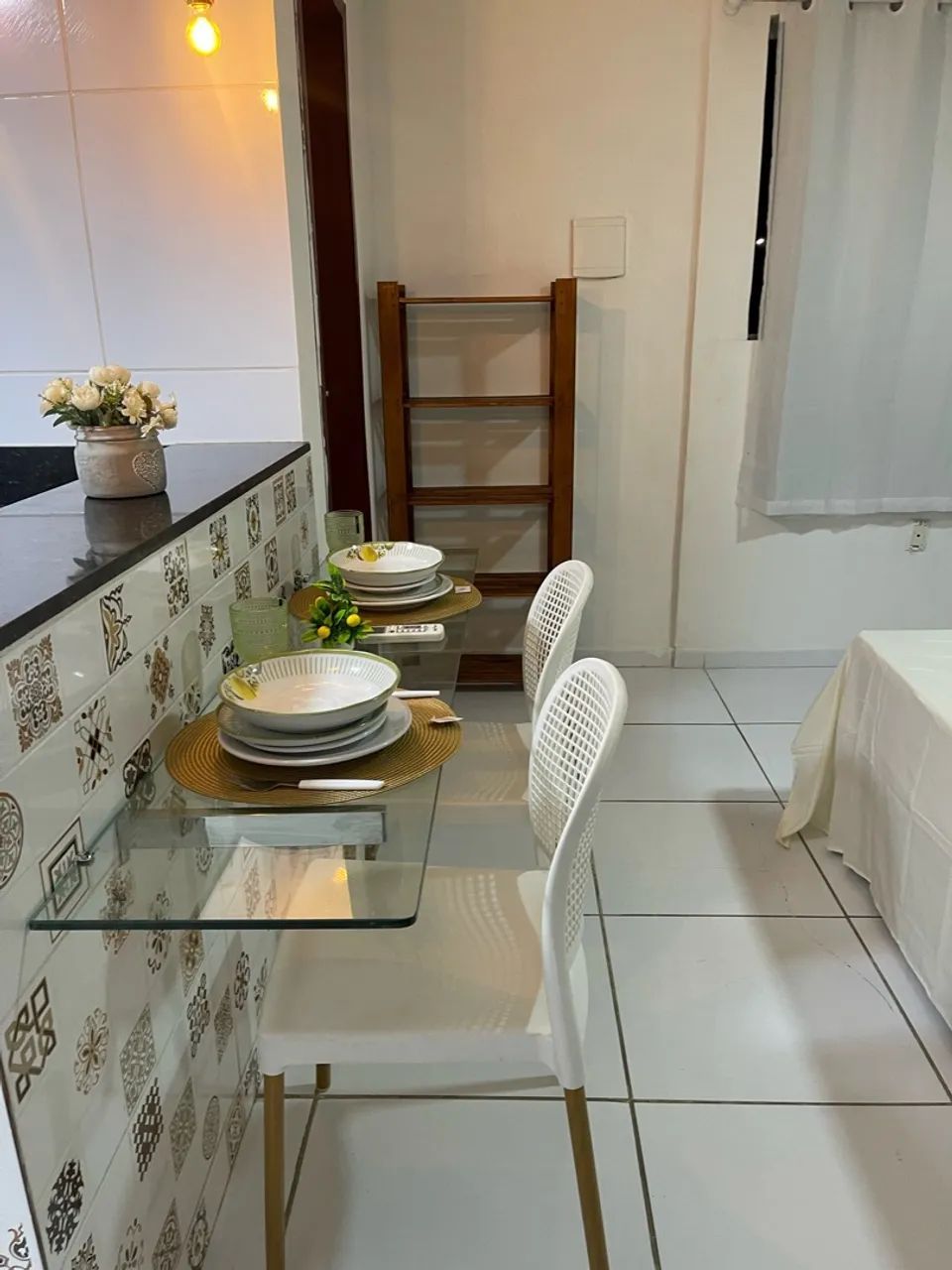     Kitnet mobiliada com cama, ar e cozinha - Natal/RN - Foto 2