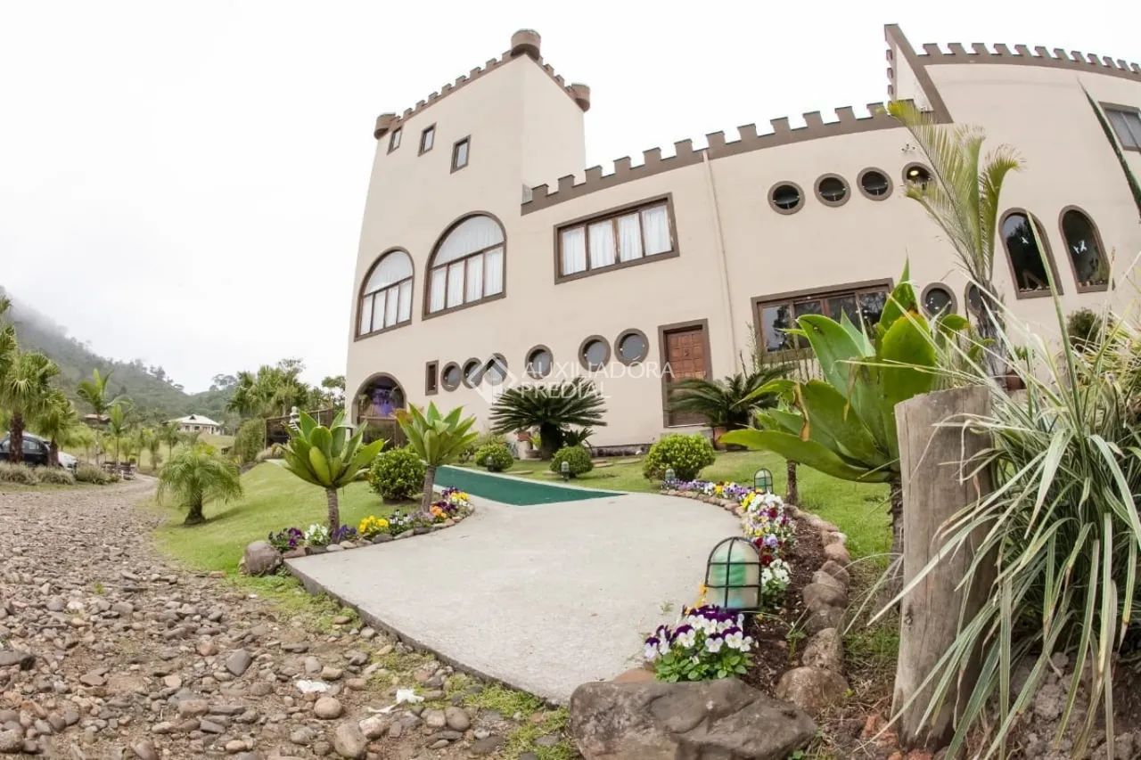 Cervejaria Completa em Estilo Castelo Medieval à Beira da BR-282 | Alto Potencial Comercia - Foto 2