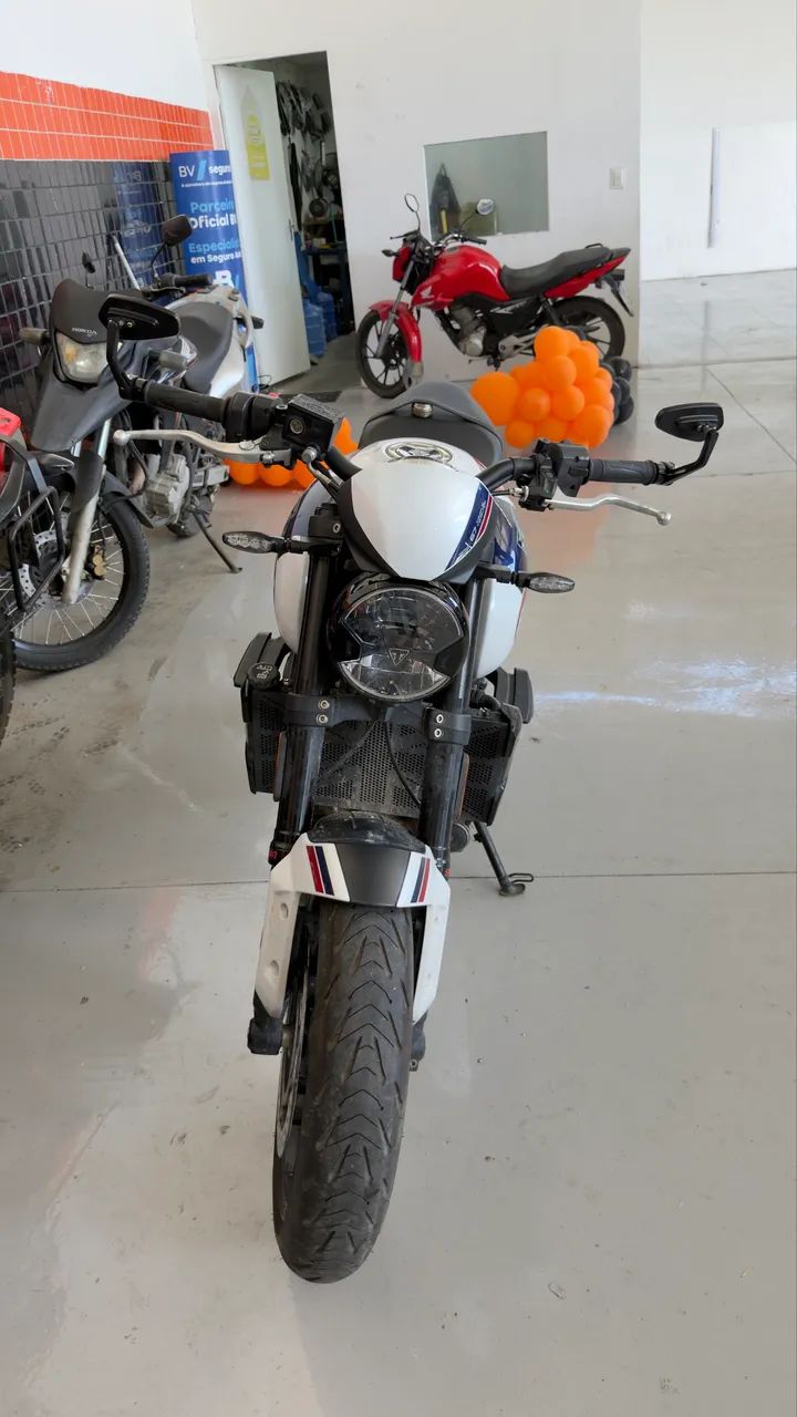  TRIUMPH TRIDENT 660 TRIPLE TRIBUTE  - Foto 2