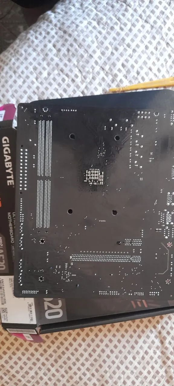 Placa Mae Gigabyte A520M K V2 - Foto 3